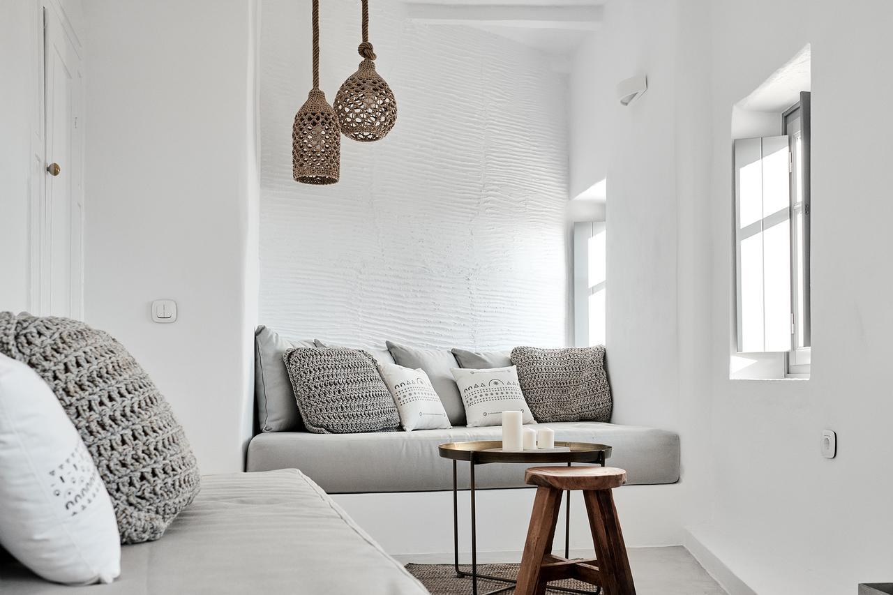 Otel Living Theros Luxury Kardhianí