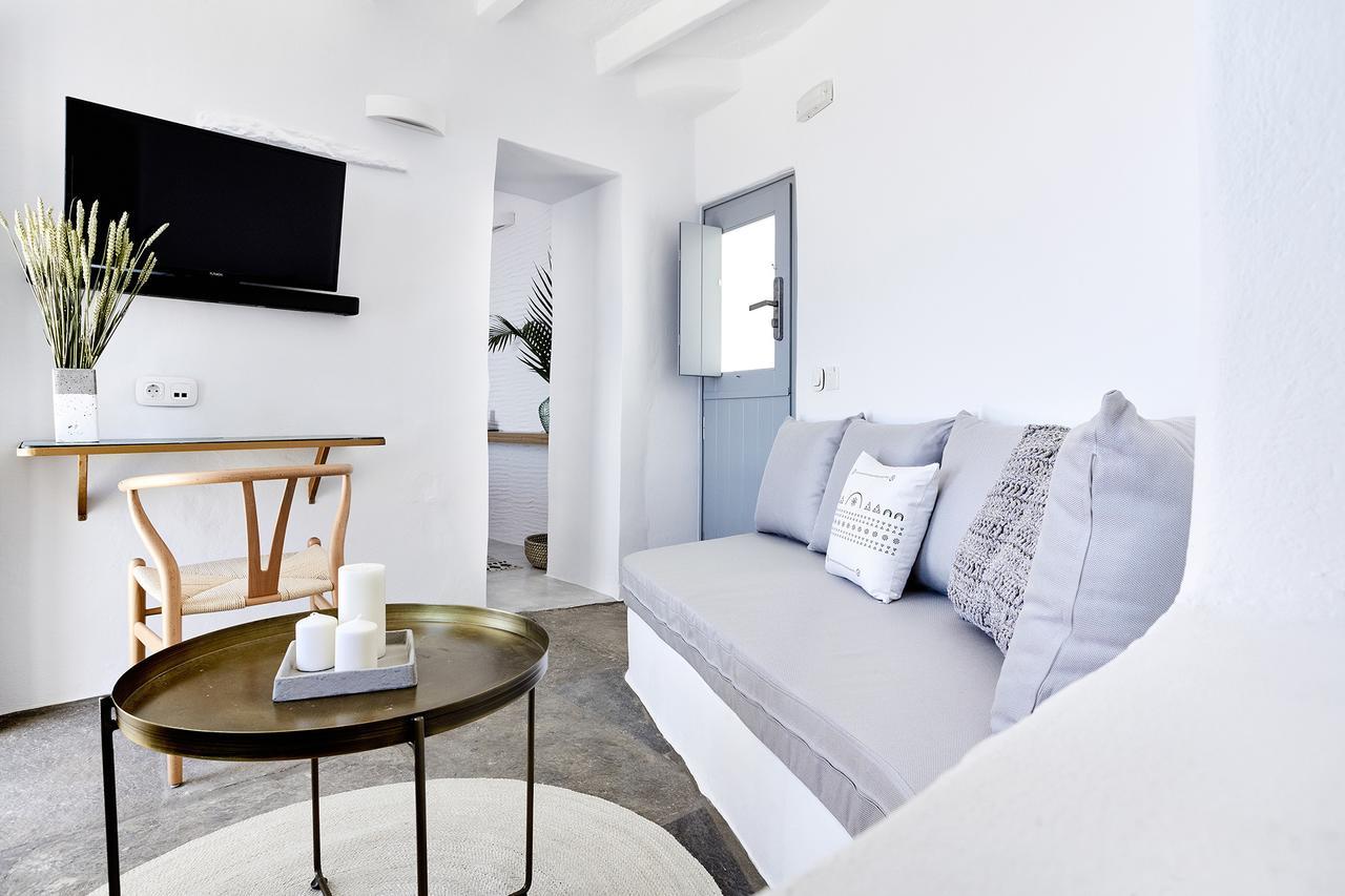 Living Theros Luxury Otel