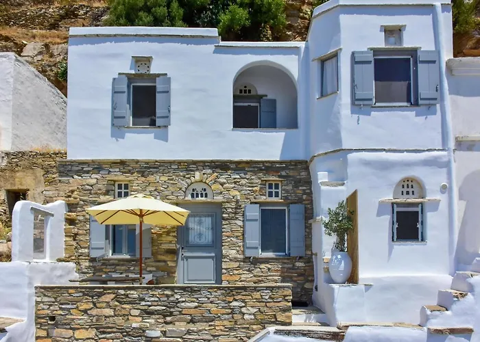 Living Theros Luxury Suites
