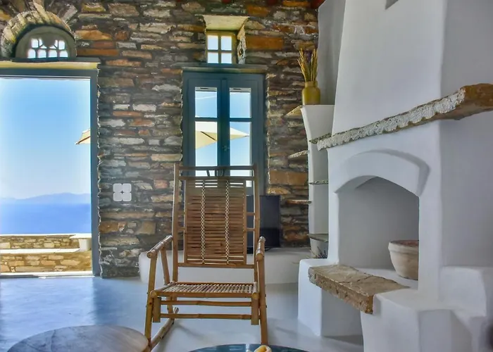 Living Theros Luxury Suites