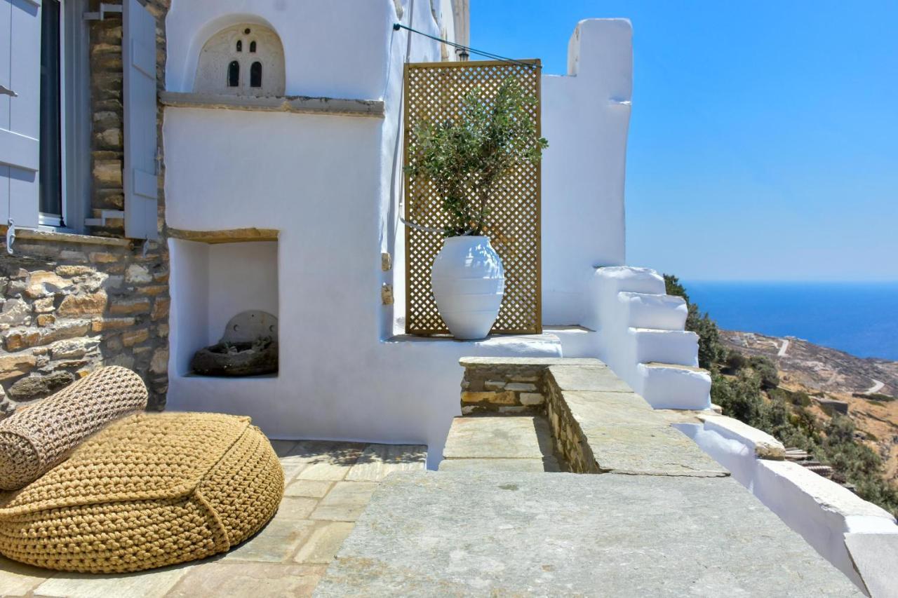 Living Theros Luxury Отель 3*