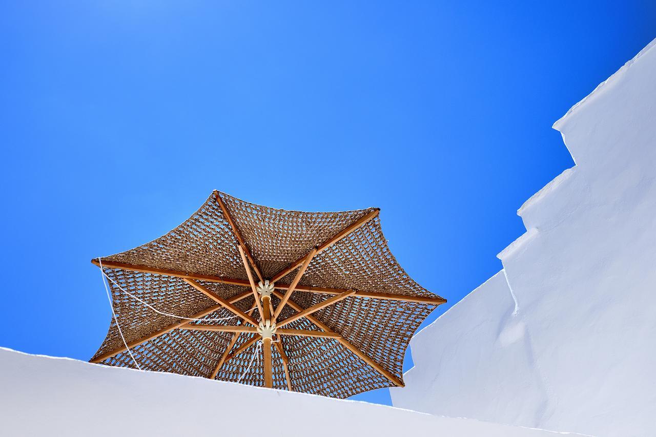 Living Theros Luxury Отель