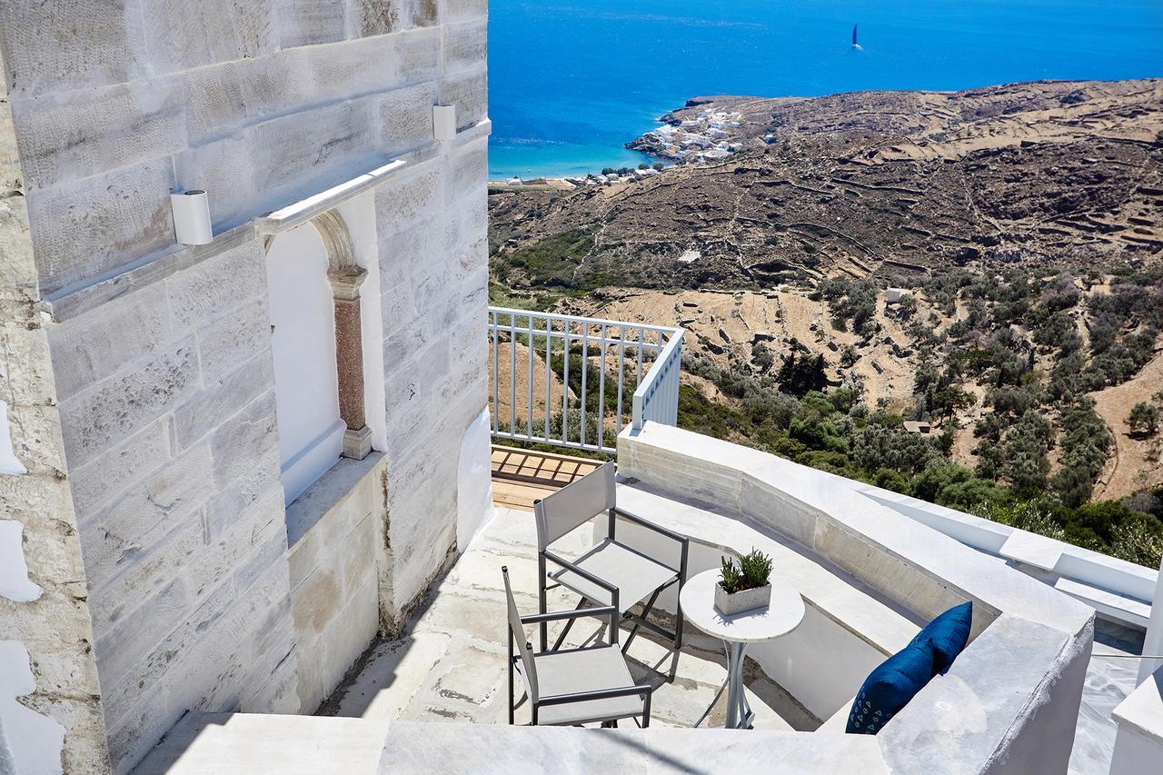 Living Theros Luxury Отель 3*