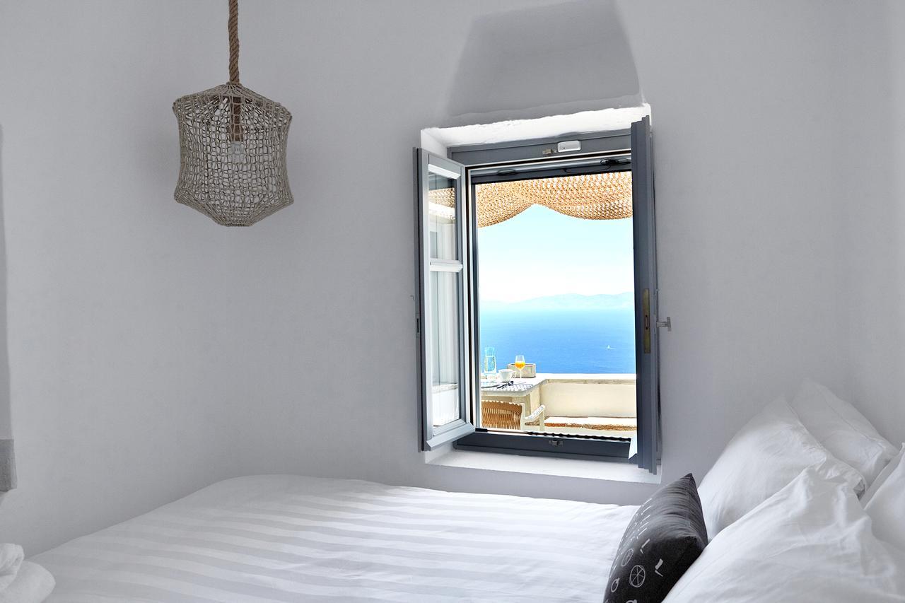 Living Theros Luxury Отель
