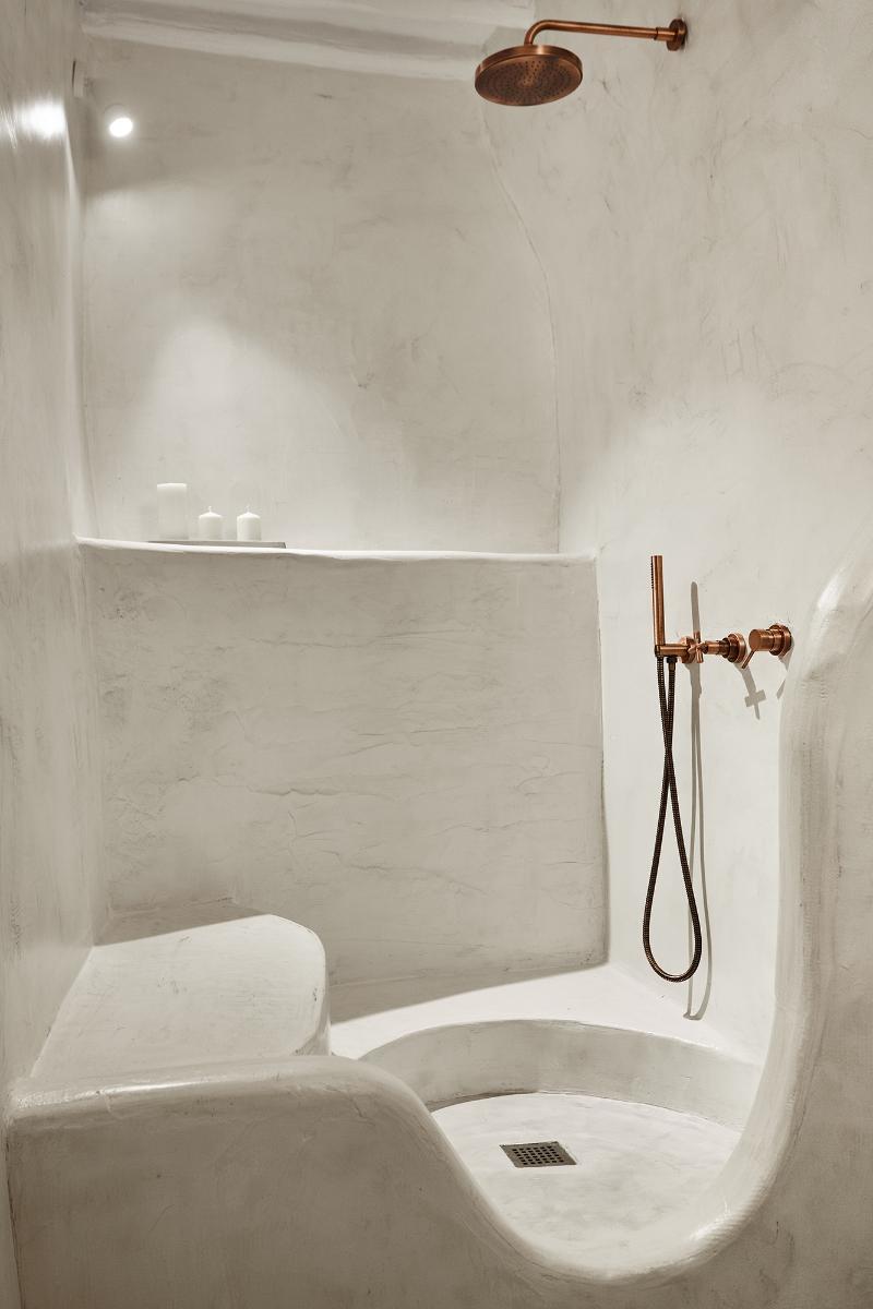 Living Theros Luxury